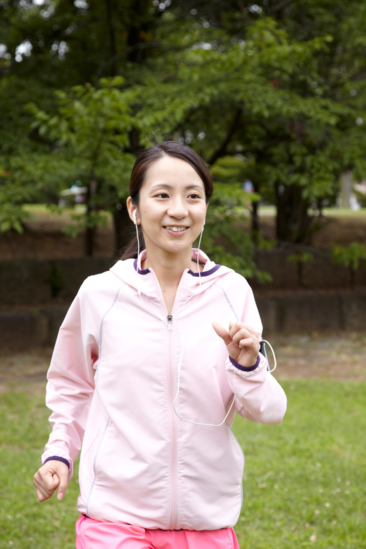 Young Japanese women running